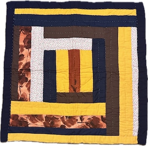 Hand-Sewn Quilt-Cotton Wallhanger House Top Variation image 1