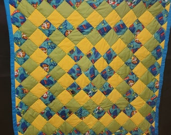 Handsewn Quilt, Cotton Quilt, Artistic Quilt-Baby Quilt- Puppy Prints,Yellow and Green- Grandma's choice-Gee's Bend Quilt