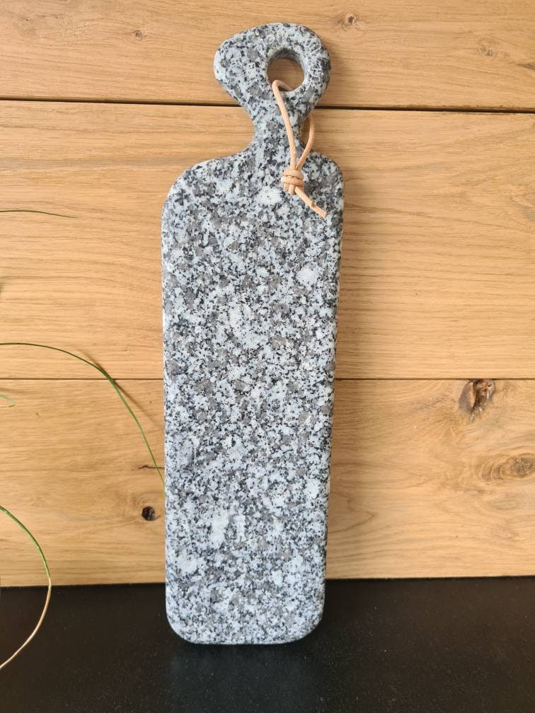 Petit Plateau de Présentation ou Planche à Découper en Granit Gris Du Tarn.