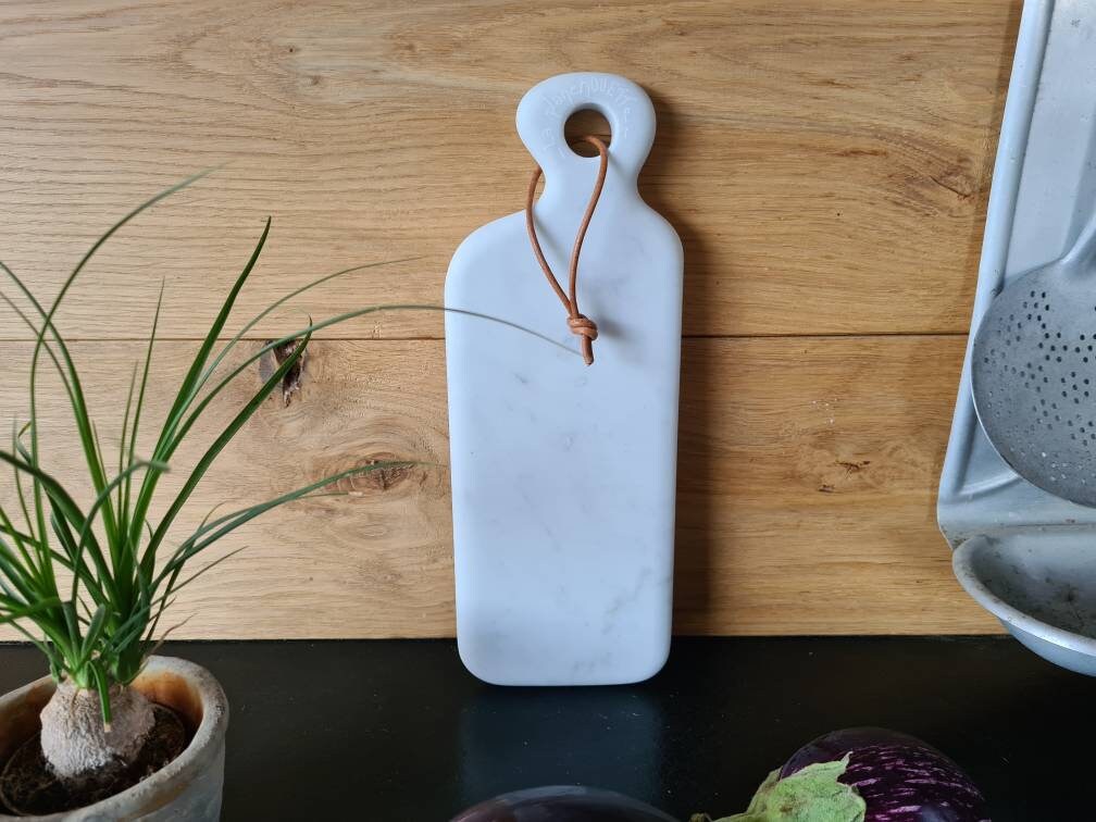 Petite Planche à Découper ou Plateau de Présentation en Marbre Carrare.