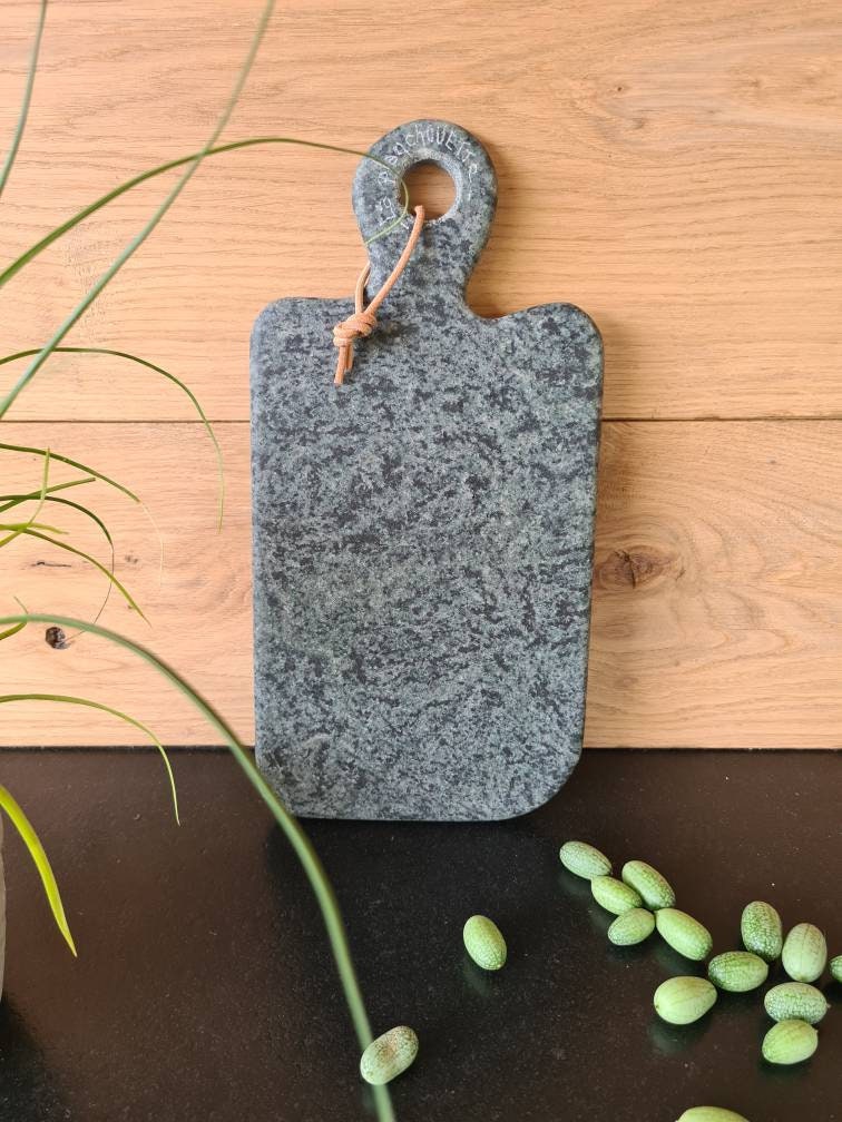 Planche à Découper ou Plateau en Granit Vert Olive.