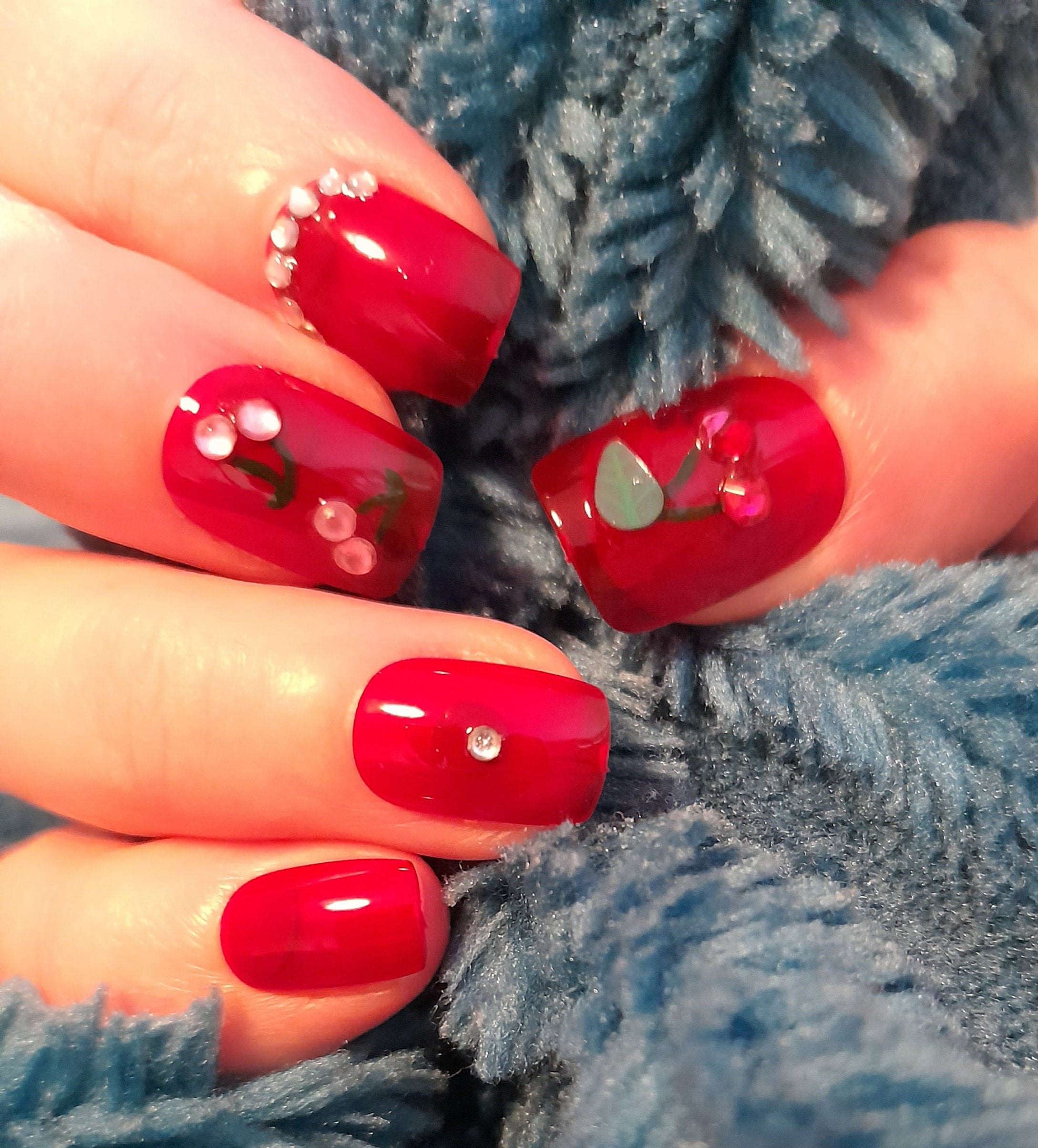 Short Red Nails with 3D Glitter Shine