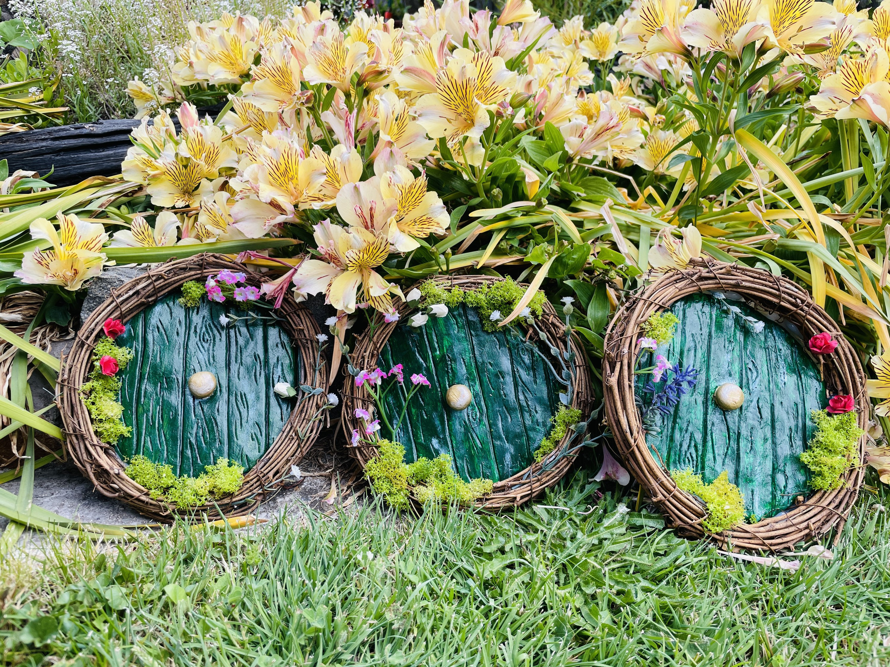Hobbit holes (large)