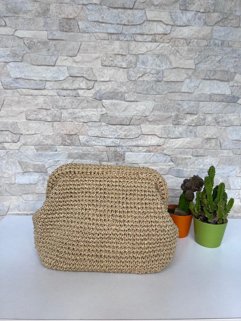 Bolso de embrague de ganchillo de rafia, bolso de paja de color bronceado, bolso tejido, monedero de nube, bolso de mano de pochette beige imagen 4