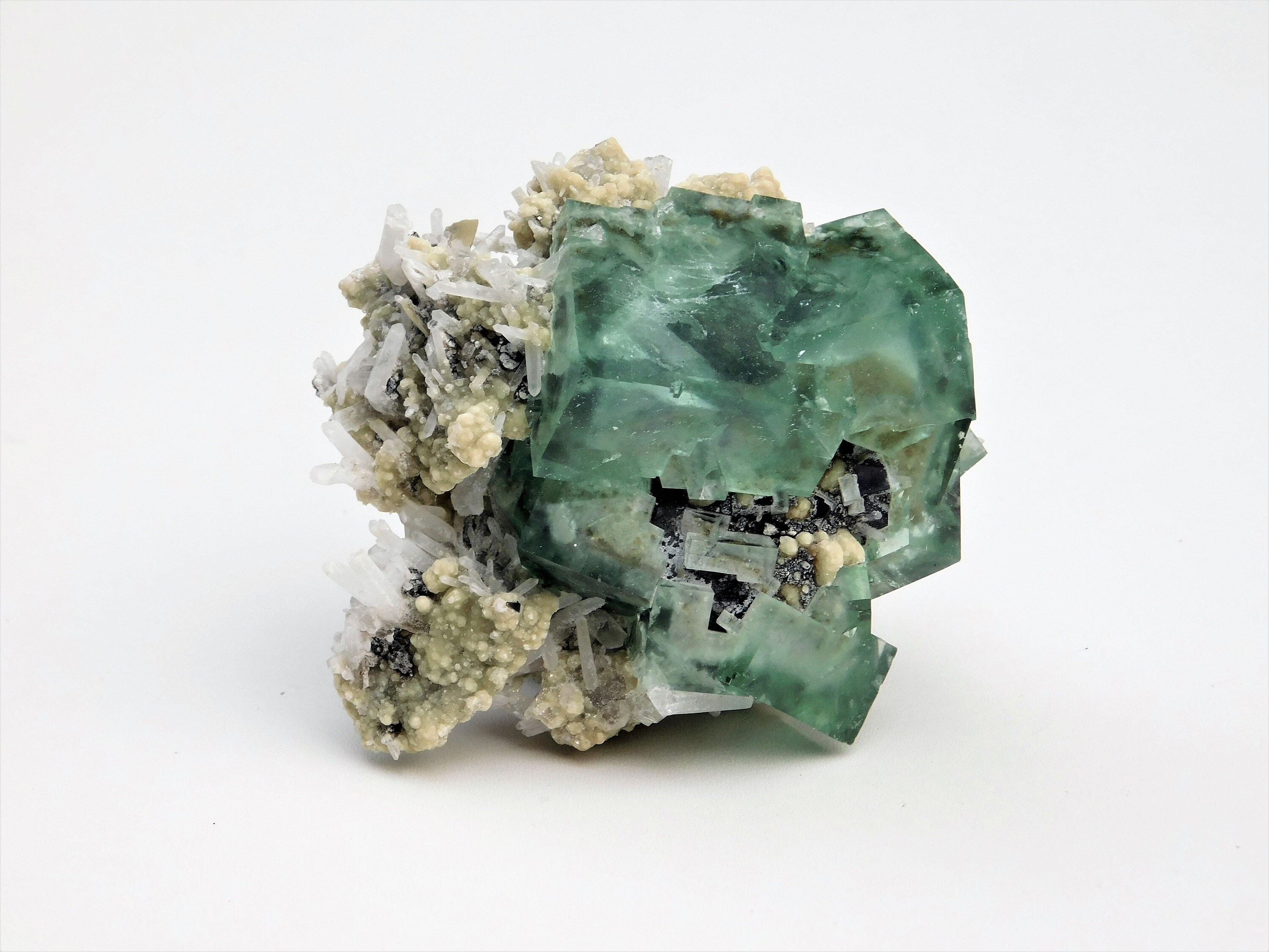 Fluorine/Quartz/Aragonite 7 X 6.5 3.5 Chine