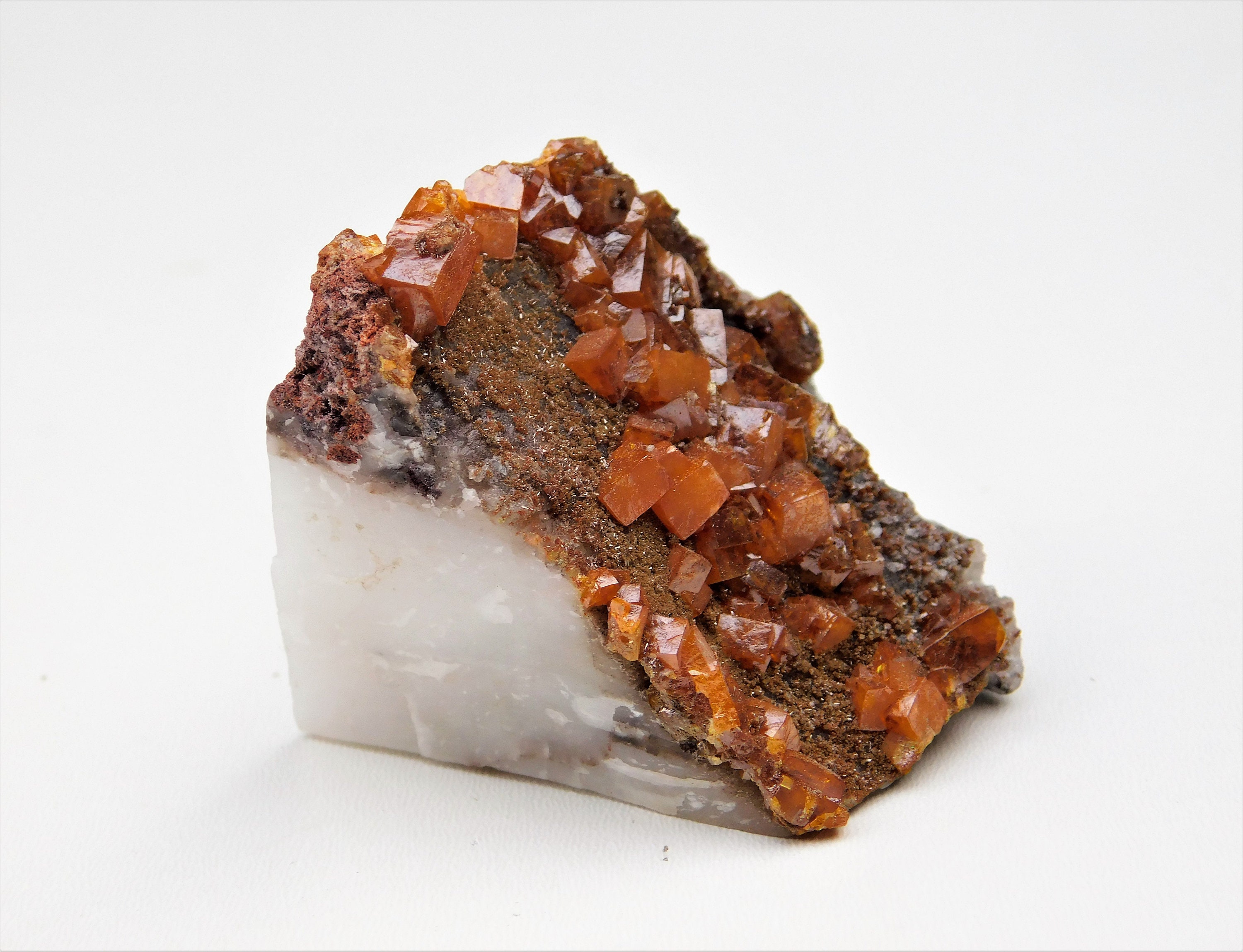 Wulfénite et Calcite Mexique 4 X 3.8 3.8