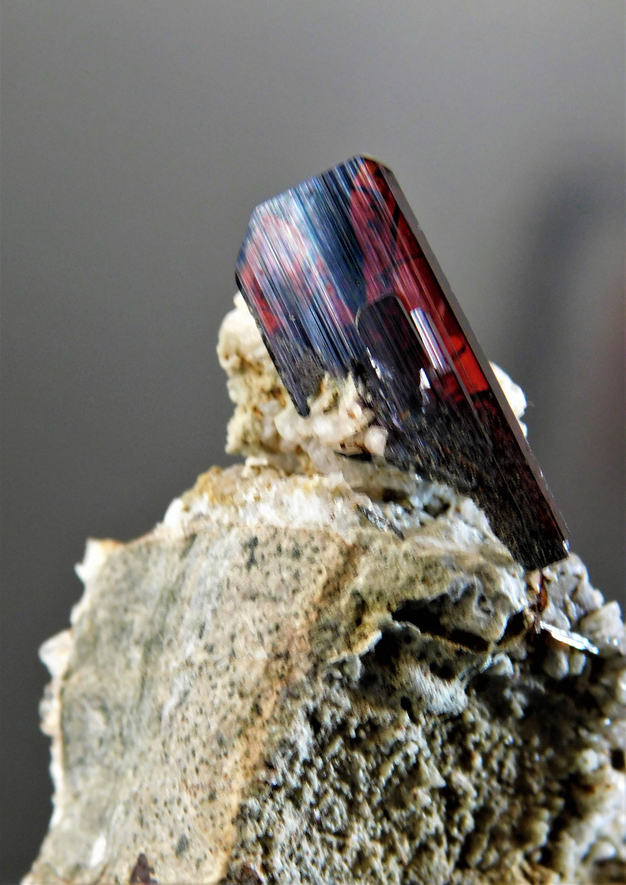 Brookite sur Quartz Pakistan 4.8 X 4 2.3