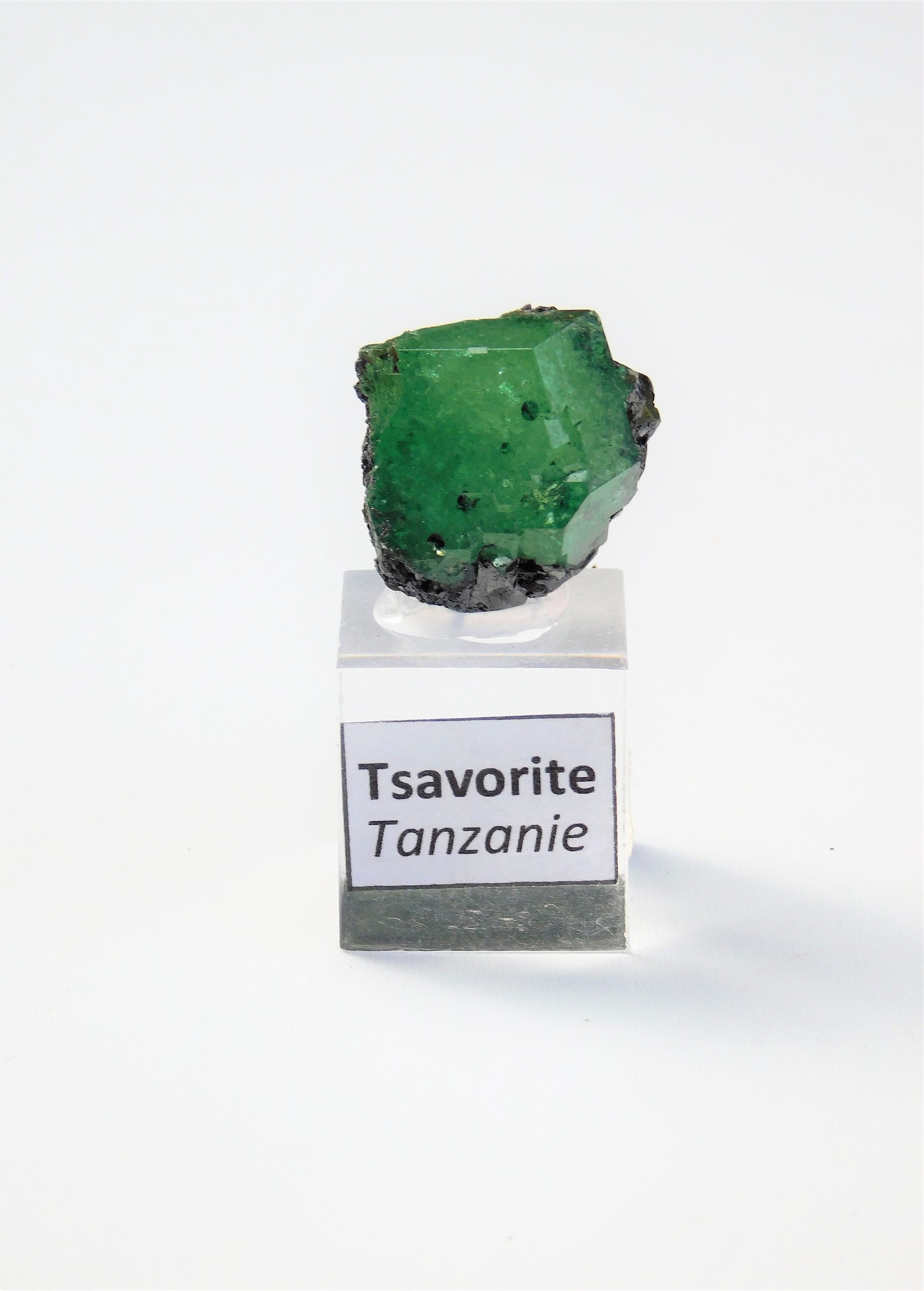 Grenat Tsavorite 2.1 X 1.8 1.2 Tanzanie