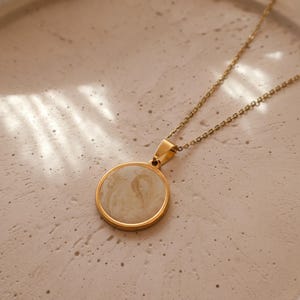 Concrete necklace handmade jewelry made of stainless steel | Cabochon pendant 2.5 cm | Timeless, modern, handmade, gift
