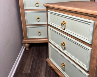 Beautiful Ethan Ellen Dresser set