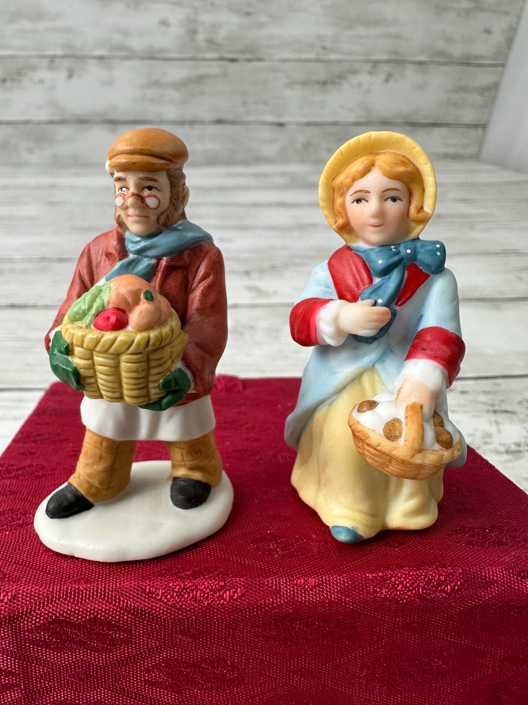 LEFTON COLONIAL Christmas Village Figures Man Basket Food 1996 Woman