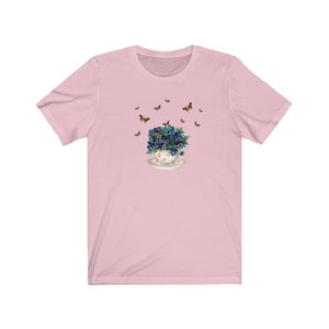 Cottagecore-skjorta, fjärilströja, tekoppströja, söt grafisk tröja, present till teälskare, present till växtälskare, fjärilspresent bild 3