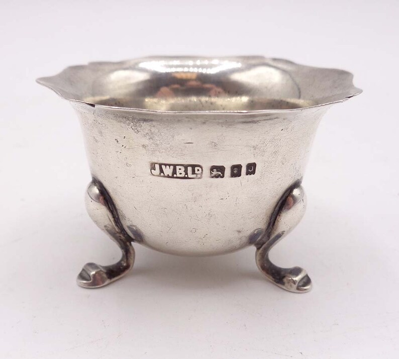 J W Benson deals Ltd 1923 Three-Legged Solid Silver Salt Pot