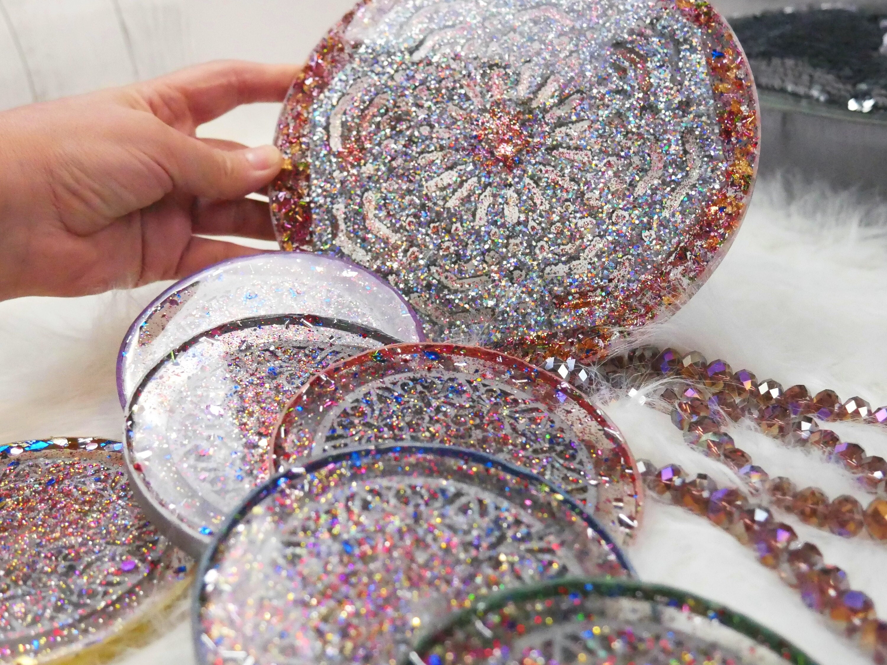 Plateau ou Sous-Verre en Résine Style Mosaïques Colorés