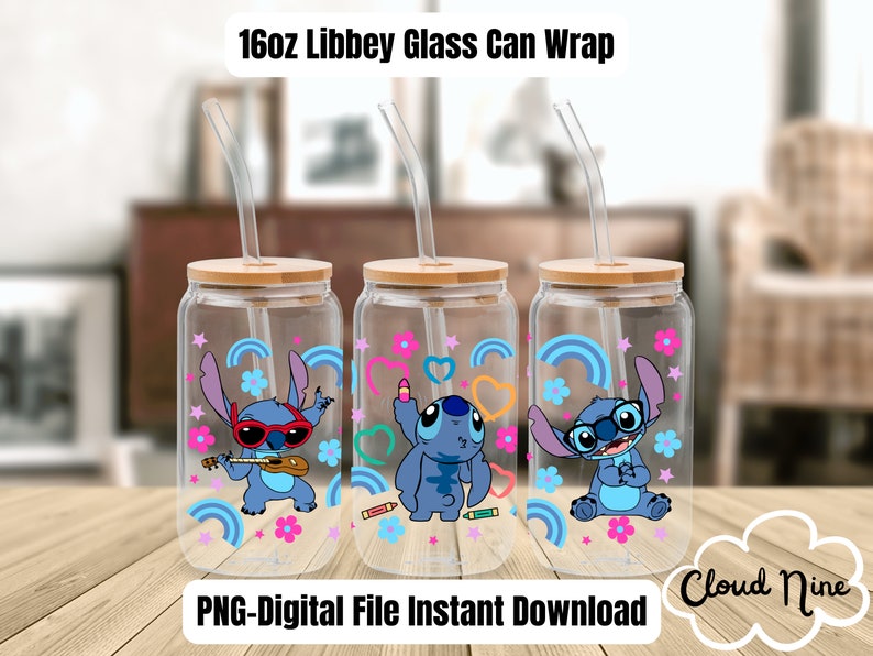 Puede incluir: Tres envoltorios para latas de vidrio de 473 ml con un personaje de dibujos animados azul con diferentes expresiones. El personaje est&aacute; rodeado de arco&iacute;ris coloridos, estrellas y flores. Tambi&eacute;n se puede ver el texto "16oz Libbey Glass Can Wrap" y "PNG-Digital File Instant Download".