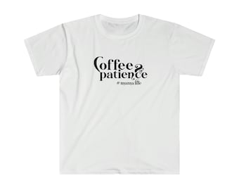 Camisa de mamá con cafeína, camisa de café, mamá necesita café, linda camiseta de café, regalo del día de la madre, regalo para los amantes del café, camisa de café divertida