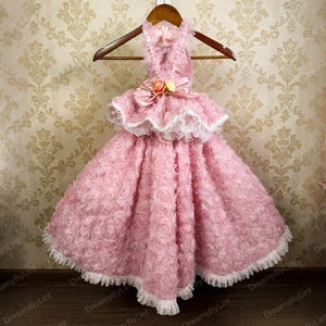 Blush pink dress with gold shoes - Etsy Espaa