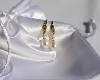 Freshwater pearl sterling silver gold-plated earrings