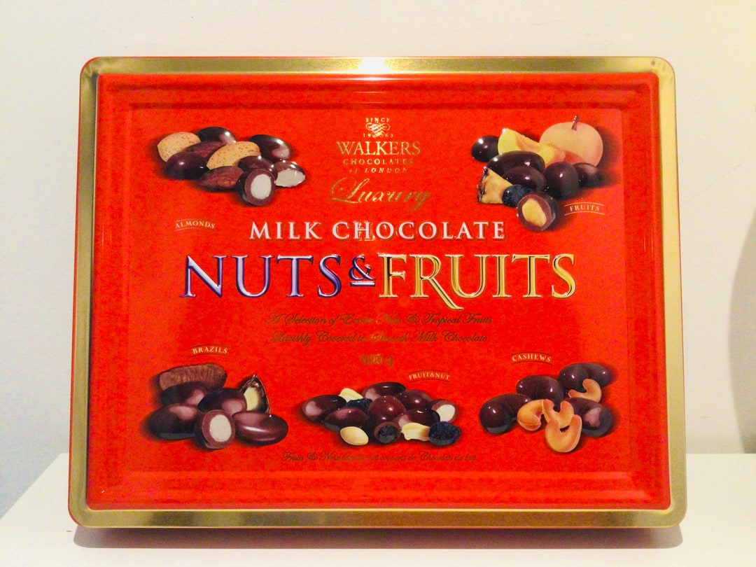 WALKERS LUXURY TROPICAL Nuts & Exotic Fruits, Lavishly Covered in Milk