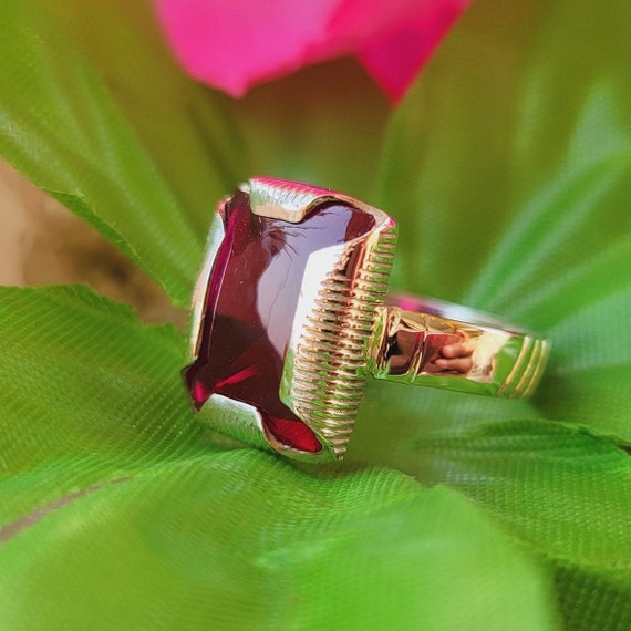 Rare High Quality Cabochon Deep Red Ruby Ring Diamond Cutting