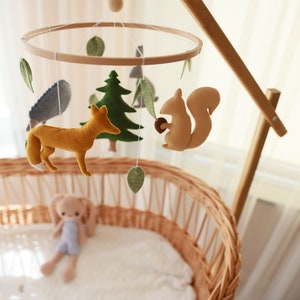 Woodland baby mobile, nursery neutral decor, forest baby mobile, crib hanging mobile, baby shower gift, forest animal mobile