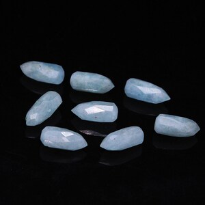 Lote de 8 cuentas de aguamarina natural facetadas en forma de lágrima de 5 x 13 mm, tamaño AAA+, ideal para hacer joyas.