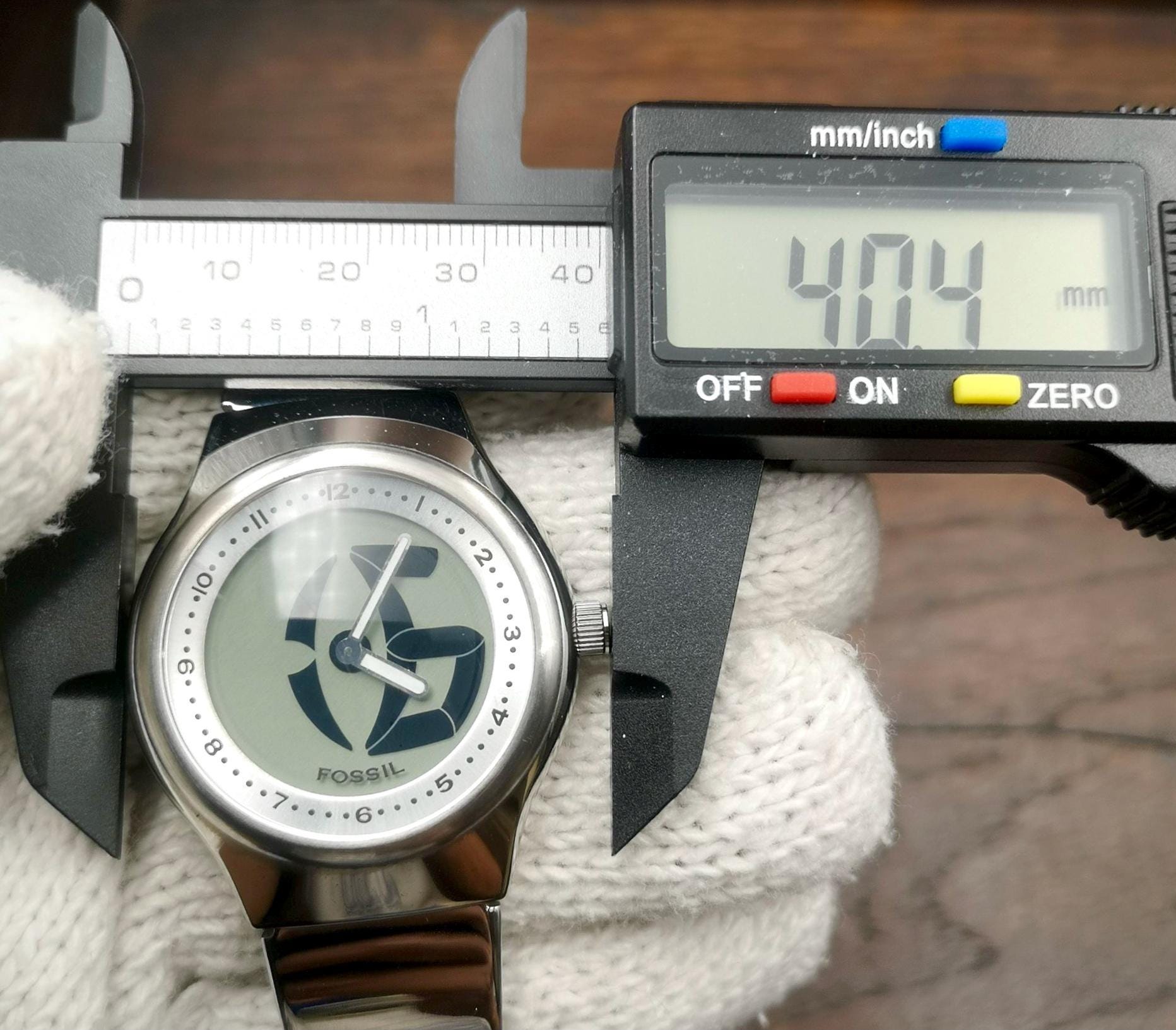 Vintage Fossil Big Tic Men Quartz Watch. JR-7843. Analog/digital