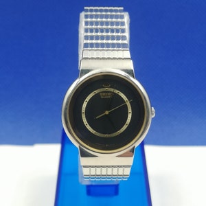 Vintage and nice Seiko Lady Quartz watch.