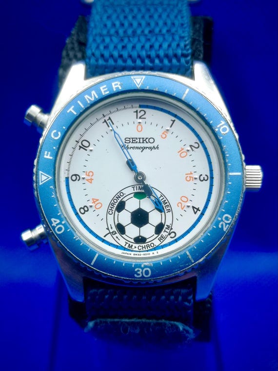 Vintage and Rare Seiko Chronograph Timer men quartz 8M32-6010