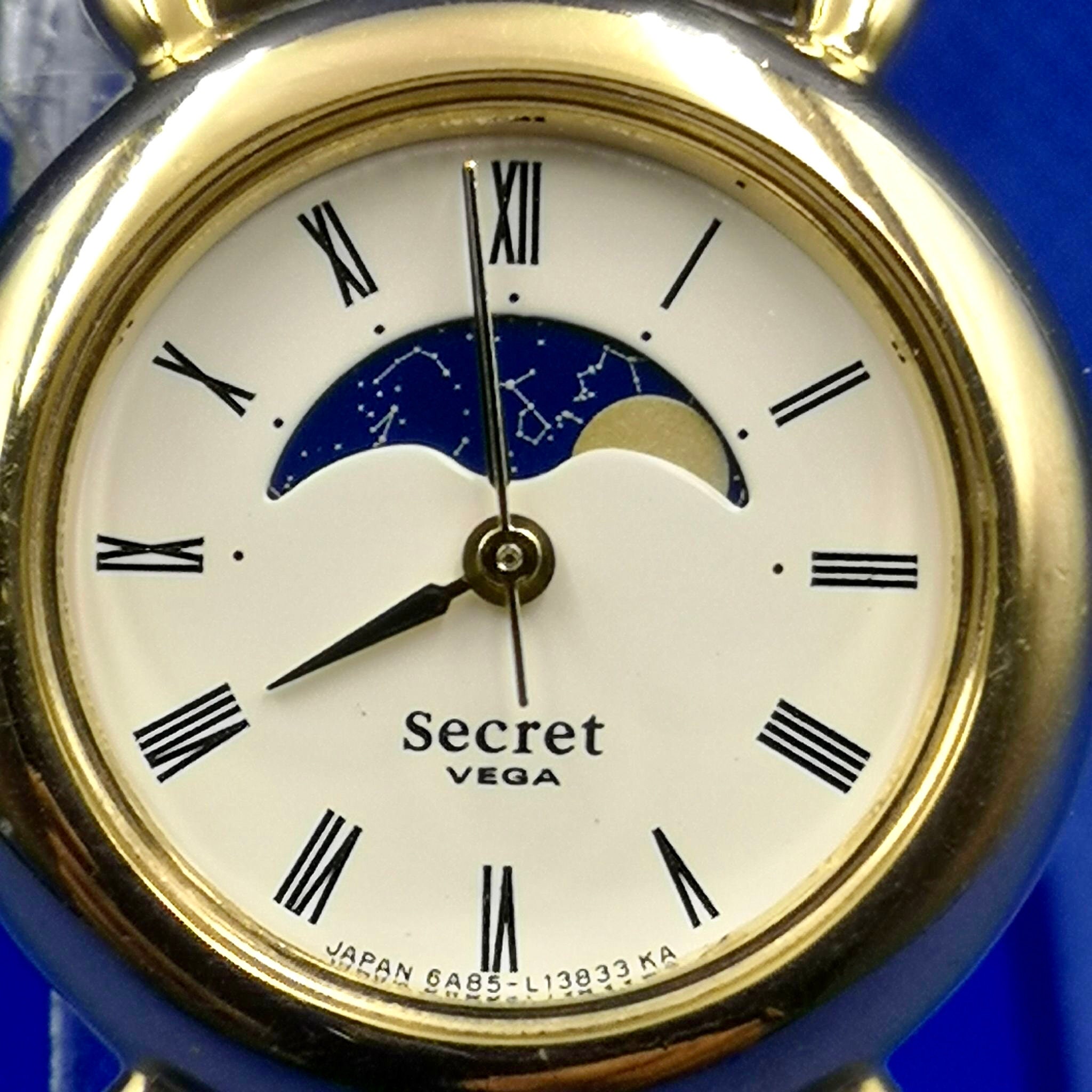 Secret VEGA QUARTZ 腕時計 il_1080xN.5424580111_k5w1.jpg