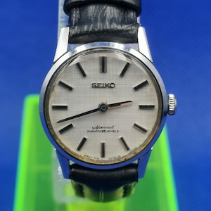 Vintage and Rare Seiko Special Diashock 25 jewels Lady watch.