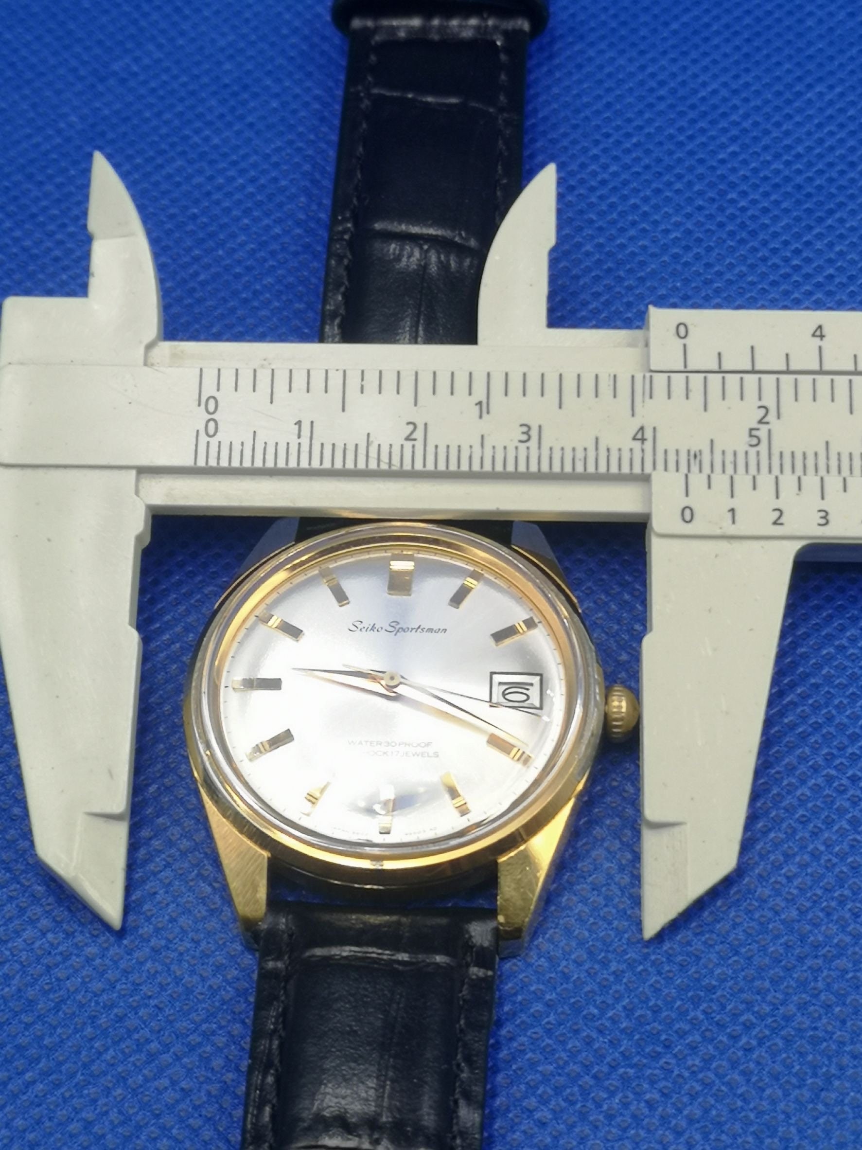 Vintage and Rare Seiko Sportsman Diashock 17 Jewels Hand Vintage and Rare Seiko Sportsman Diashock 17 Jewels Hand