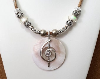 Crystal Necklace 925 sterling silver Stack Pendant textured /& oxidised White Pearl Foot
