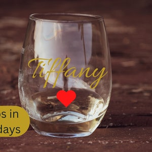 Personalized Valentines Day Gift, Valentines Day Wine Glasses, Galentines Day Gift, Valentines Day Party, Holiday Wine Glass