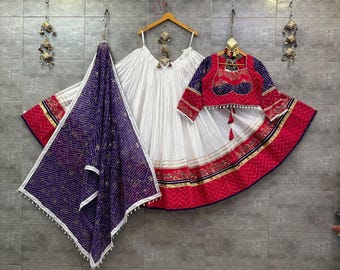 Chaniya Choli blanco para Navratri Patola Lehenga de 3 piezas, conjunto de festival de garba Lehenga confeccionado, lehenga de noche de trabajo Gamthi, lista para usar