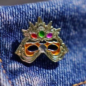 Resident Evil 4 " Elegant Mask" Enamel Pin for Bags, Clothing, Hats and More!