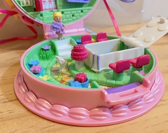 polly pocket バースデーサプライズケーキ リボン ピンク polly pocket バースデーサプライズケーキ リボン ピンク Amazon