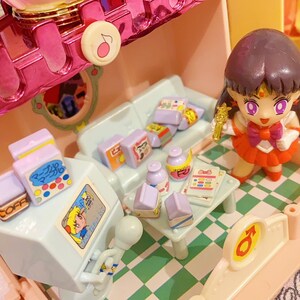 Château Sailor Mars vintage 1992 100 % complet jouant à une maison de poupée miniature Bandai image 3