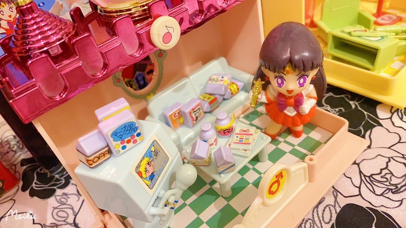 Château Sailor Mars vintage 1992 100 % complet jouant à une maison de poupée miniature Bandai image 3