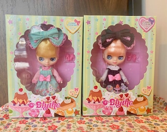 Ultra rare /Twin Set NIB Vintage Petite Blythe Connie / Ivanka Corneille Takara Tomy doll