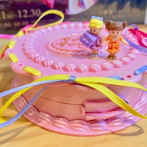 Complete 100% Vintage 1994 Polly Pocket Birthday Surprise Rare Pearl Variation