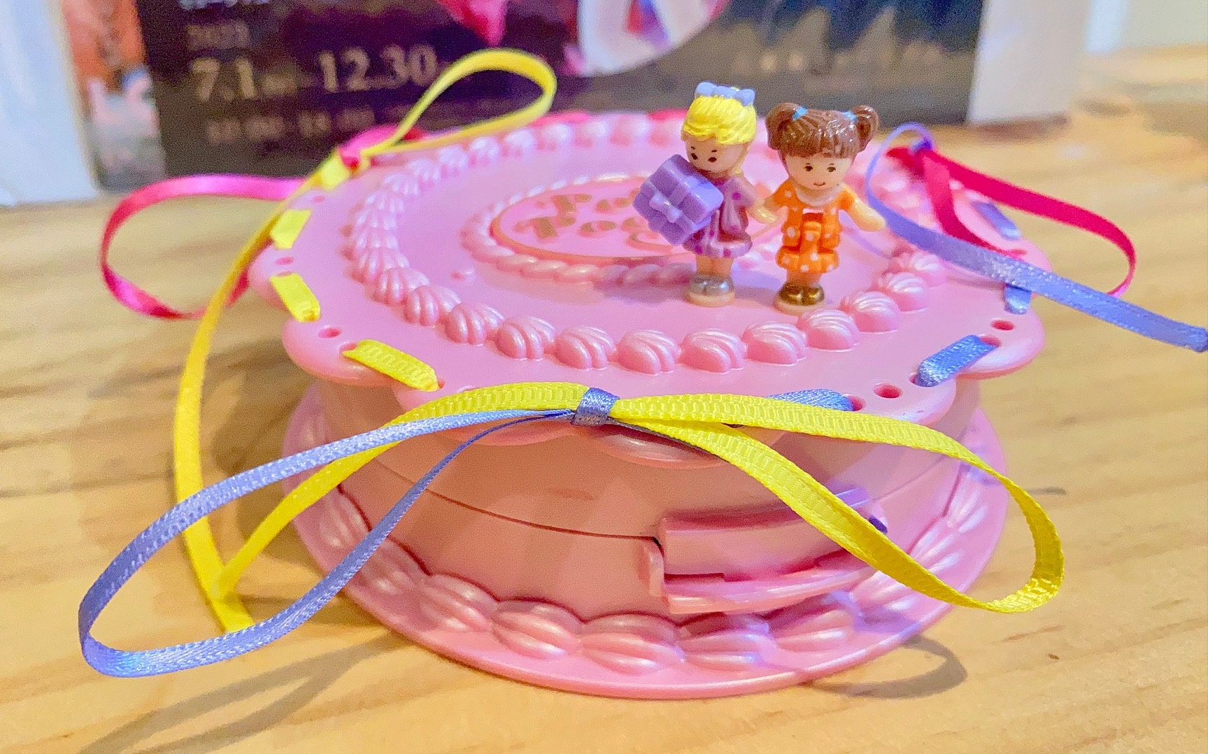 polly pocket バースデーサプライズケーキ リボン ピンク コレクターズアイテム レア！ バースデーサプライズ 美品ほぼ完