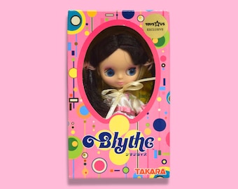 Poupée Takara Petite Blythe Midnight Hour Pop Up World, dans un