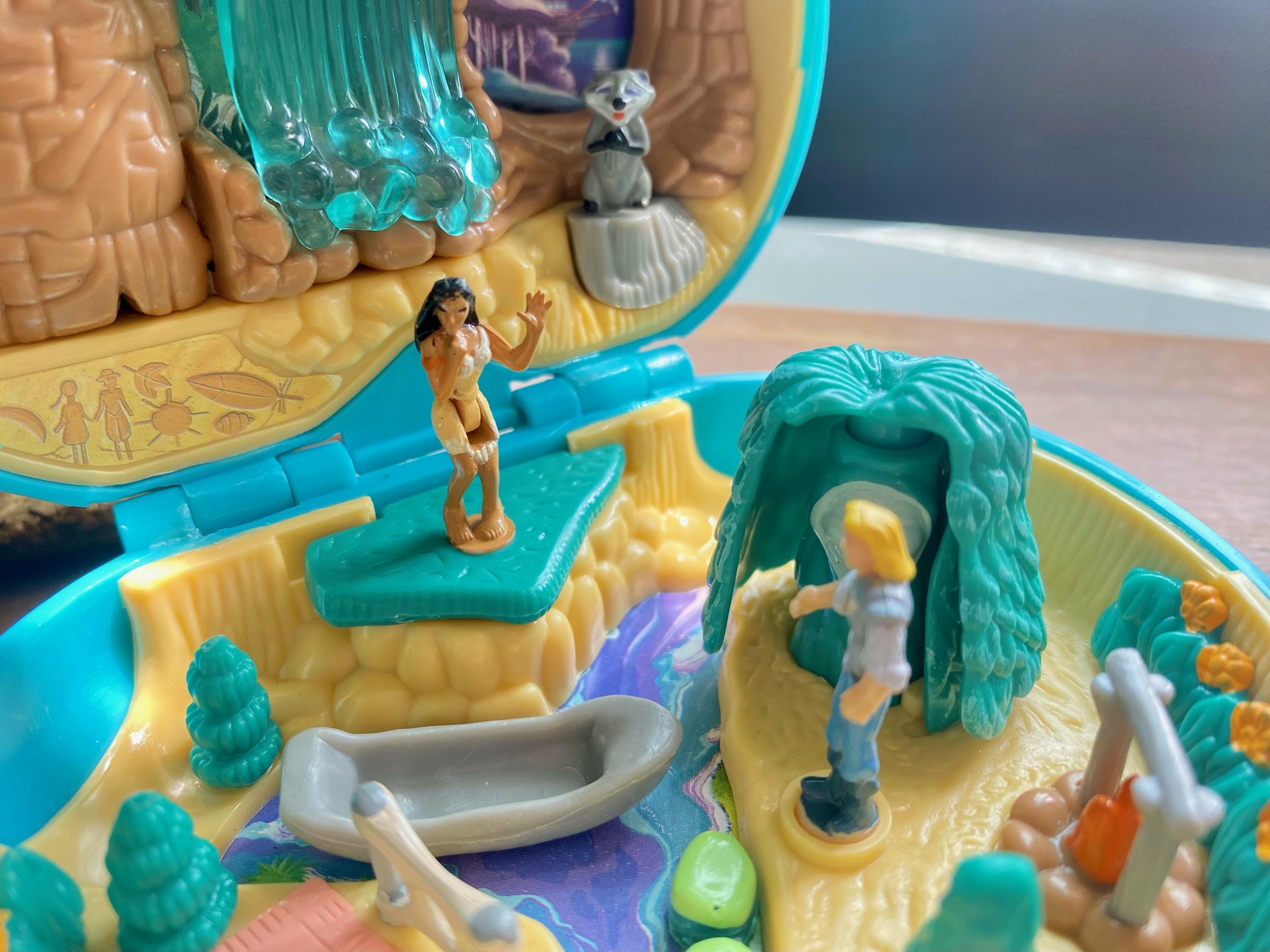 Disney Tiny Collection ポカホンタス Disney Tiny Collection ポカホンタス Disney Vintage 1995 Polly