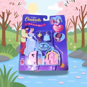 Zapieczętowany - zabytkowy medalion Disney PollyPockets z 1993 r. z motywem „Dawno, dawno temu” ~ wisiorek w stylu Kopciuszka Polly Pocket i zestaw do zabawy figurkami