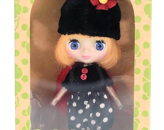 Rare NIB Vintage 2006 Petite Blythe doll - Itsy Bitsy Bug Hasbro