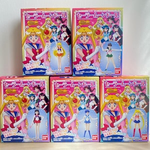 100% Complete unopened 2001 vintage sailormoon collectible toy figures