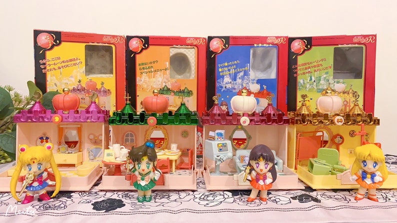 Château Sailor Mars vintage 1992 100 % complet jouant à une maison de poupée miniature Bandai Buy set of 4