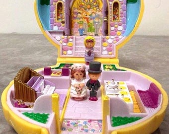 99% complete - 1989 vintage Bandai bluebird Nancy's Wedding Day chapel Polly Pocket Yellow shell compact play set