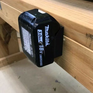 MAKITA 18V Battery Wall Mount Holder Pack of 6
